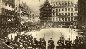 1918 25 nov Défilé des troupes Place de la Cathédrale