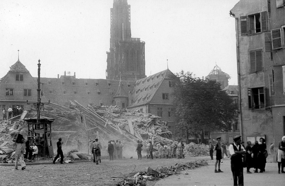 30 Photos de Strasbourg sous les bombardements (1943-1944)